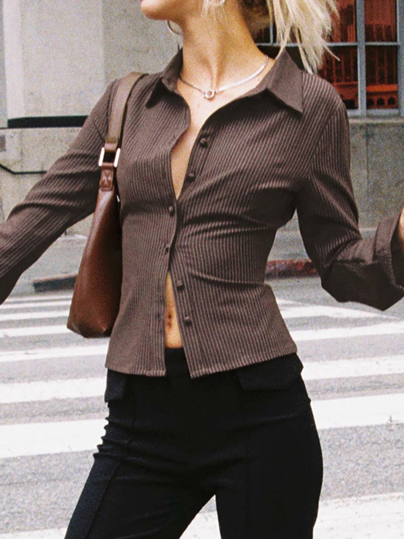 Claudia™ – Blusa Retro con Bottoni